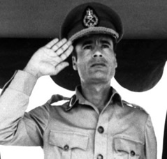 El joven coronel Gaddafi al comienzo de su travesía en el poder.