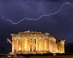 Tormenta sobre el Partenón.