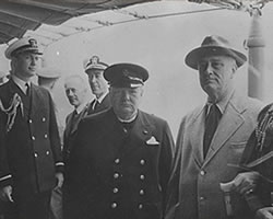 Churchilly Roosevelt en ocasión de firmarse la Carta del Atlántico.